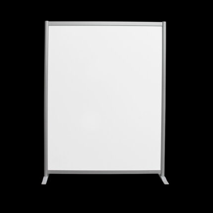 Witte wand op voeten, 190cm hoog en 145cm breed. Ook te gebruiken als scheidingswand, expositiewand, expopaneel of posterbord.