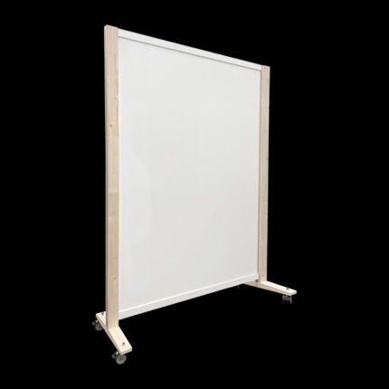 Witte expositiewand Expopillar met whitewash houten staanders en voeten, op wielen, hoog 200cm en breed 150 cm. Ook te gebruiken als scheidingswand, expopaneel of posterbord.