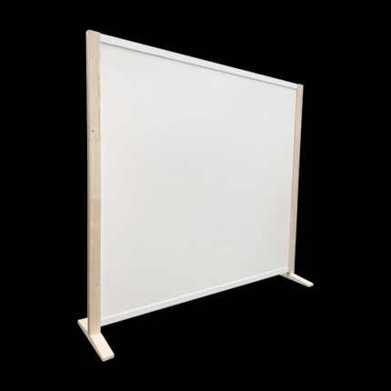 Witte expositiewand Expopillarwand met whitewash houten staanders en voeten, hoog 193 cm en breed 208 cm. Ook te gebruiken als scheidingswand, expopaneel of posterbord.